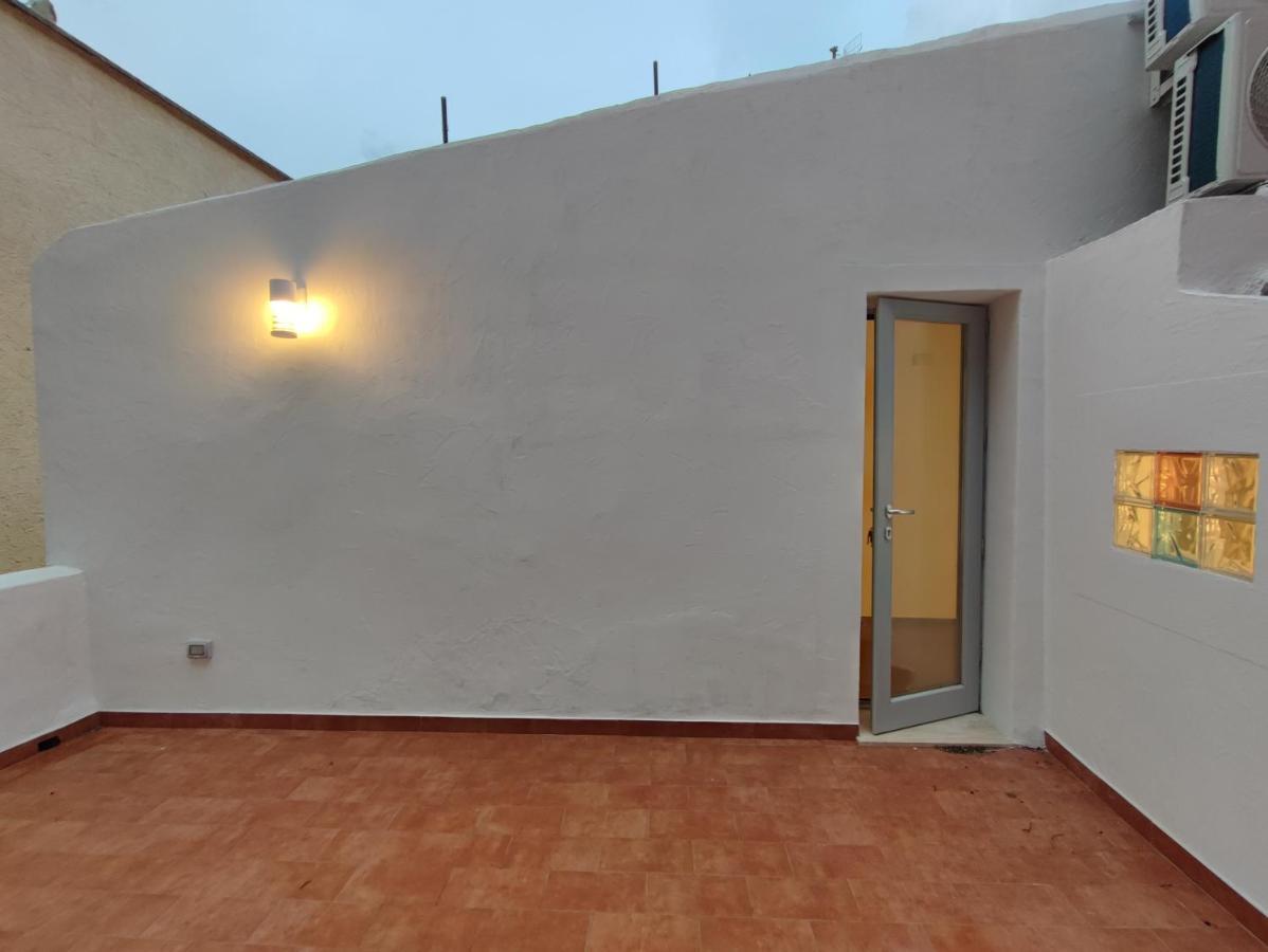 Bed and Breakfast Residenza Nel Borgo L'Appusentu Кастельсардо Экстерьер фото