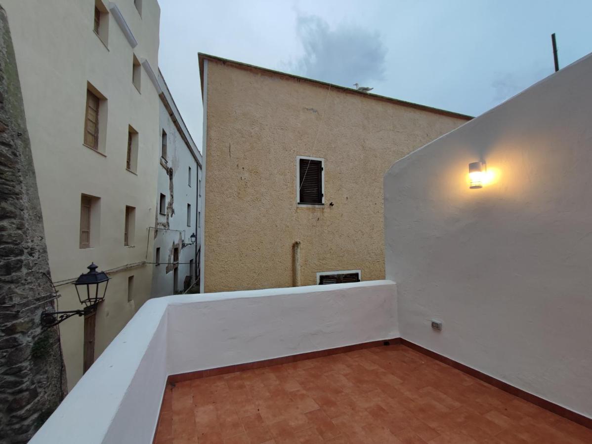 Bed and Breakfast Residenza Nel Borgo L'Appusentu Кастельсардо Экстерьер фото